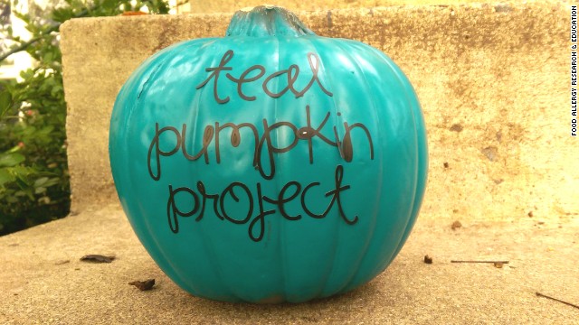 Teal pumpkins - worry-free treats for kids with allergies this Halloween